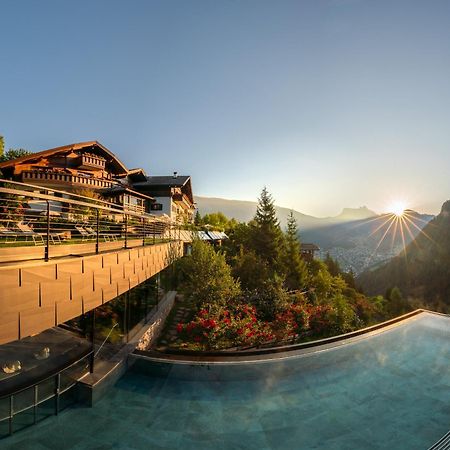 Charmehotel Uhrerhof - Deur Ortisei Exterior photo