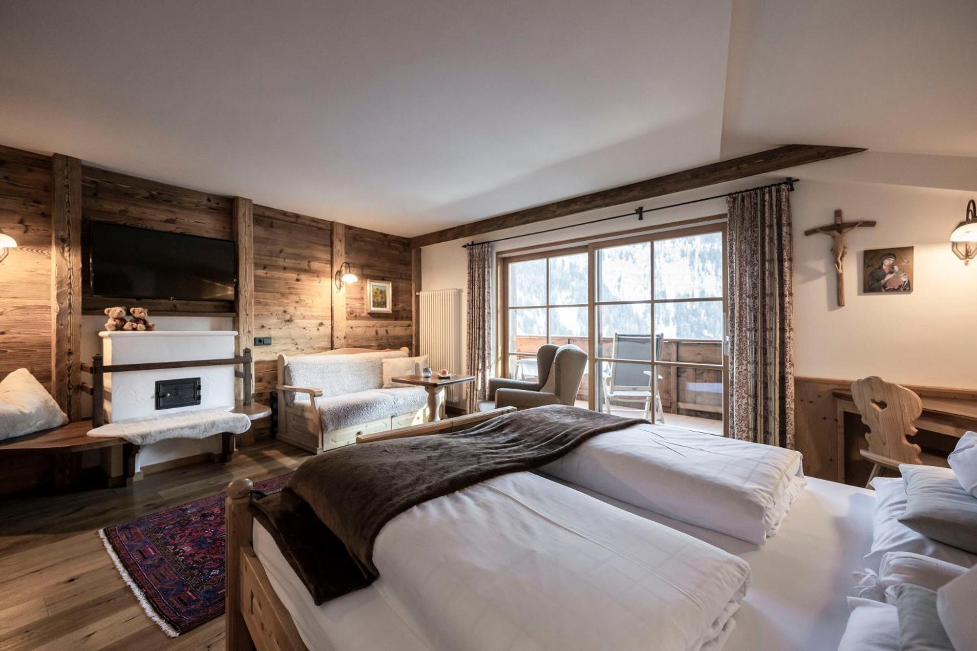 Charmehotel Uhrerhof - Deur Ortisei Exterior photo