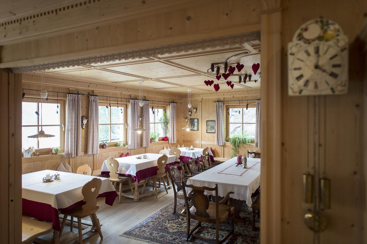 Charmehotel Uhrerhof - Deur Ortisei Exterior photo