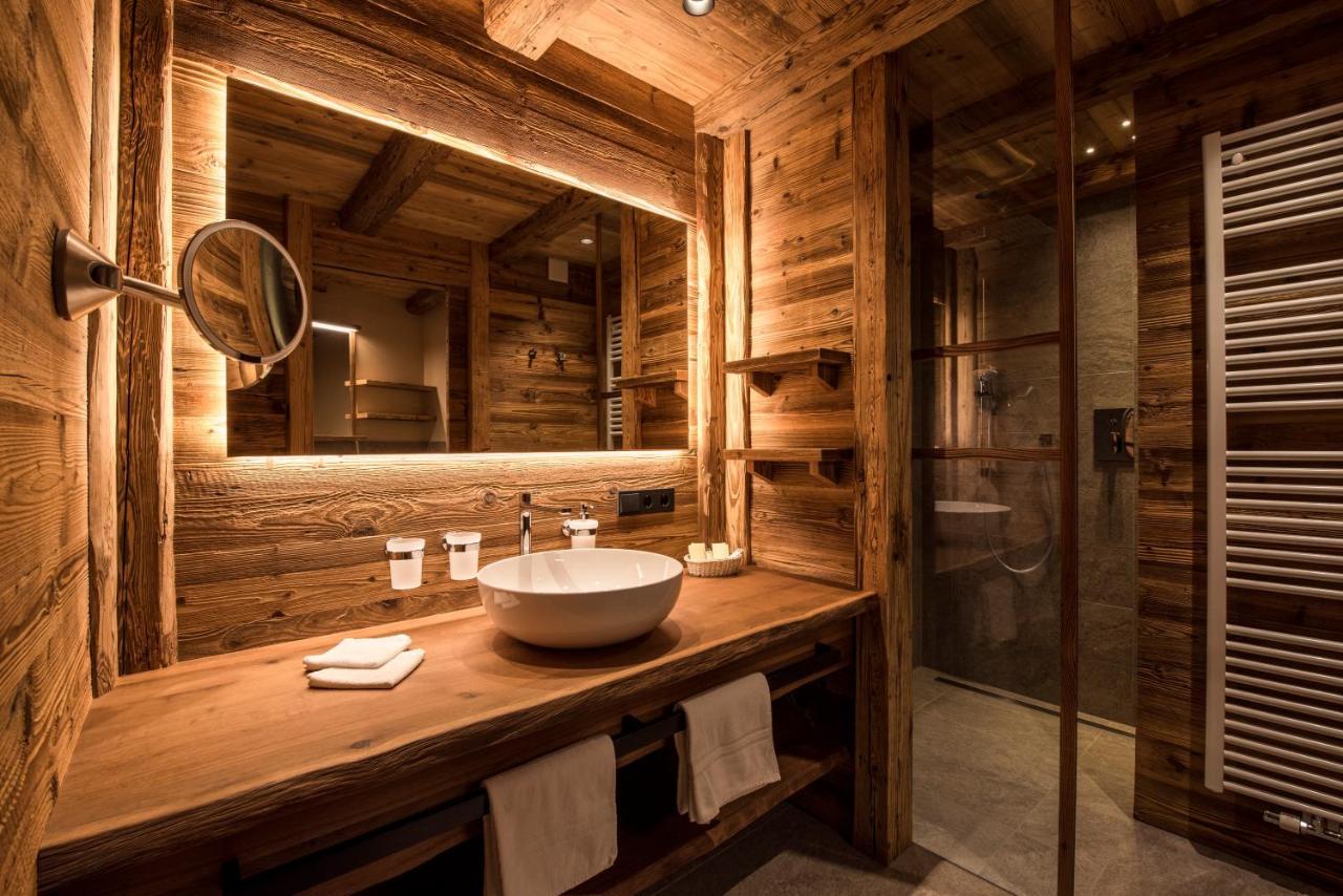 Charmehotel Uhrerhof - Deur Ortisei Exterior photo