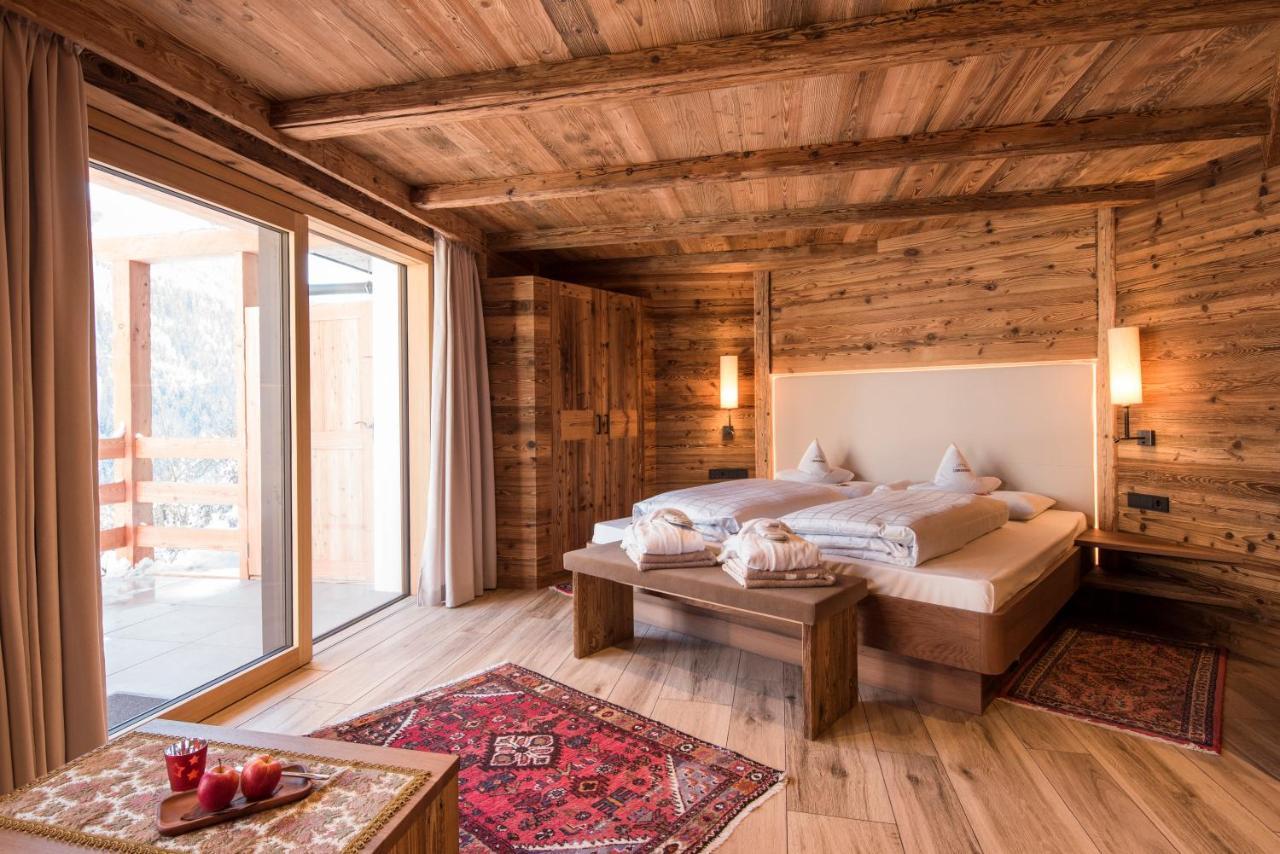 Charmehotel Uhrerhof - Deur Ortisei Exterior photo